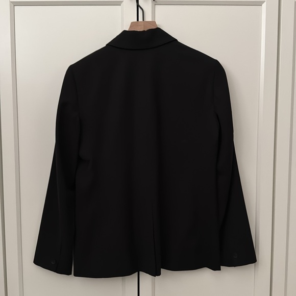 Everlane the Italian GoWeave Classic Blazer in Black - Picture 7 of 13
